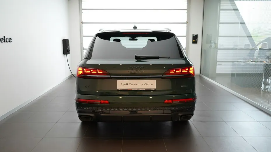 AUDI Q7 -