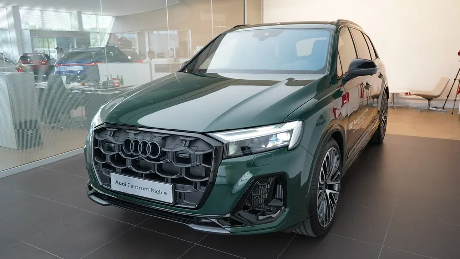 AUDI Q7 -