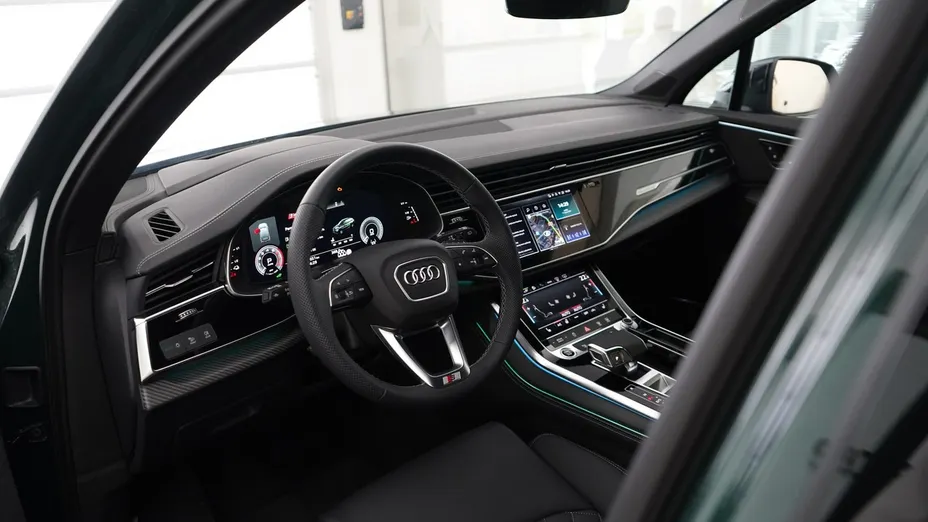 AUDI Q7 -