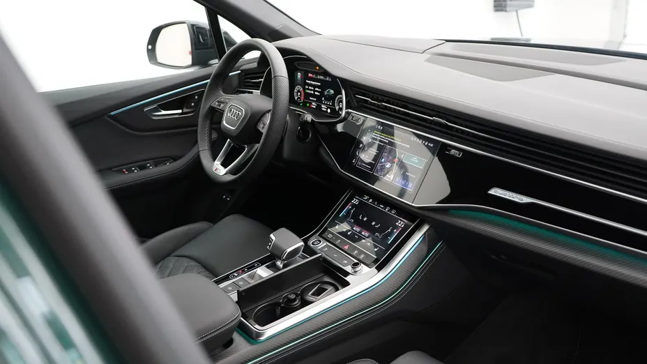 AUDI Q7 -