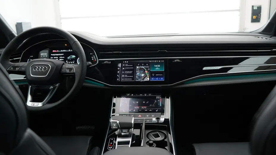 AUDI Q7 -