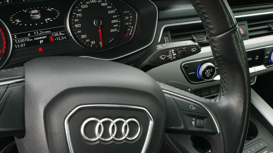 AUDI A4 -