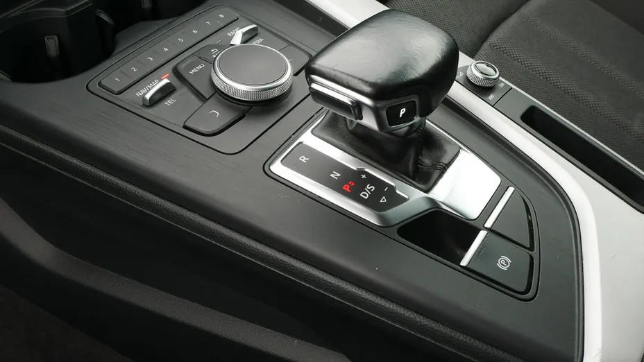 AUDI A4 -