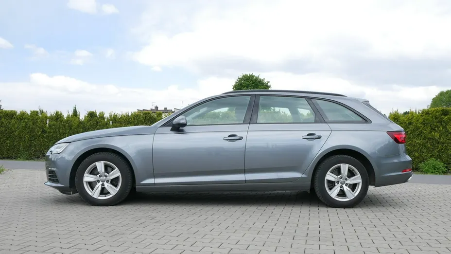AUDI A4 -