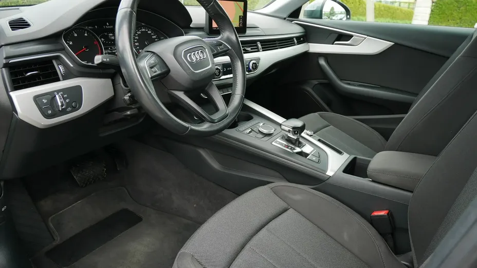 AUDI A4 -