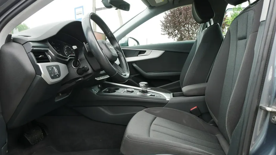 AUDI A4 -