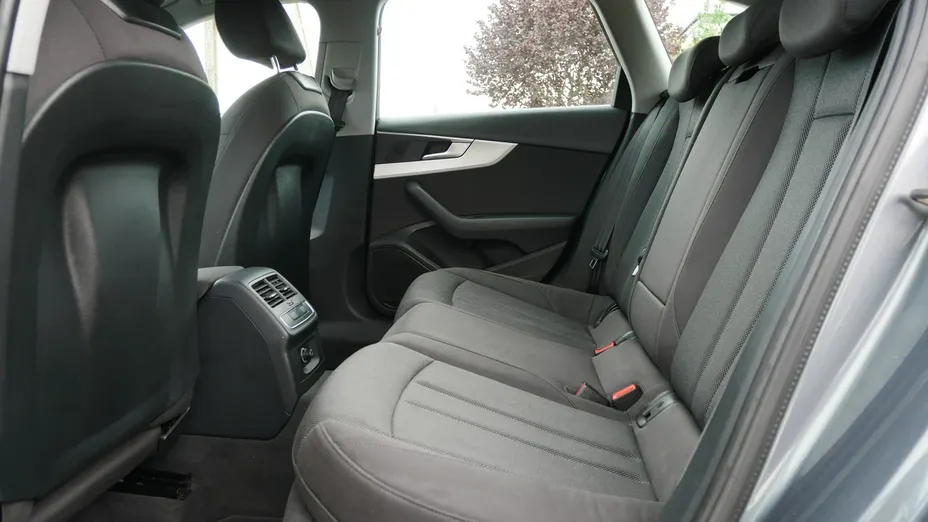 AUDI A4 -