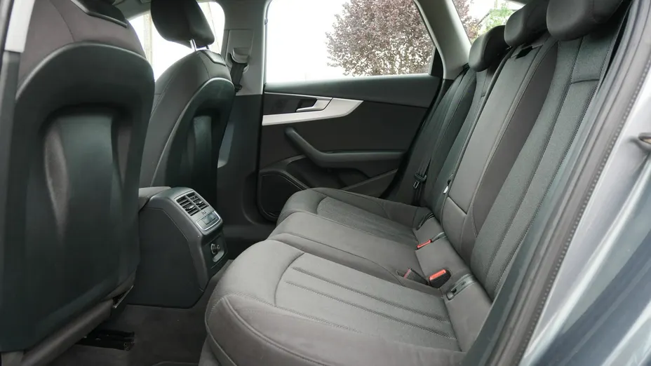AUDI A4 -