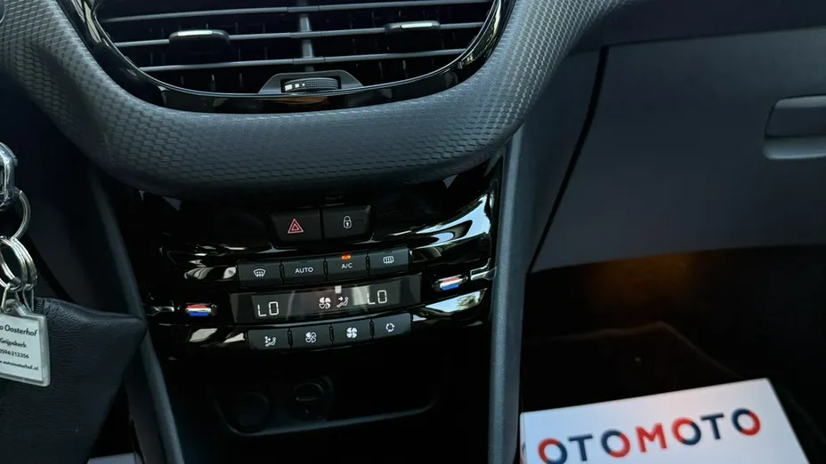 PEUGEOT 2008 -
