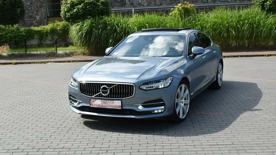 VOLVO S90 -