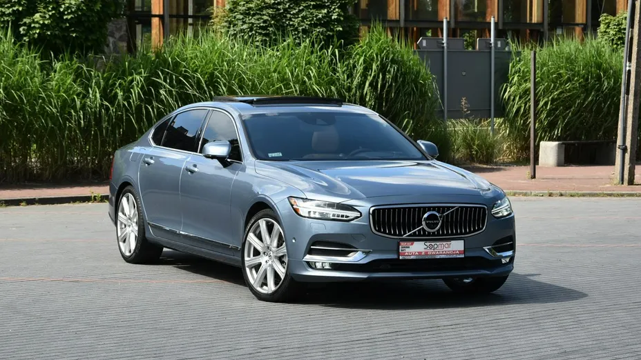 VOLVO S90 -