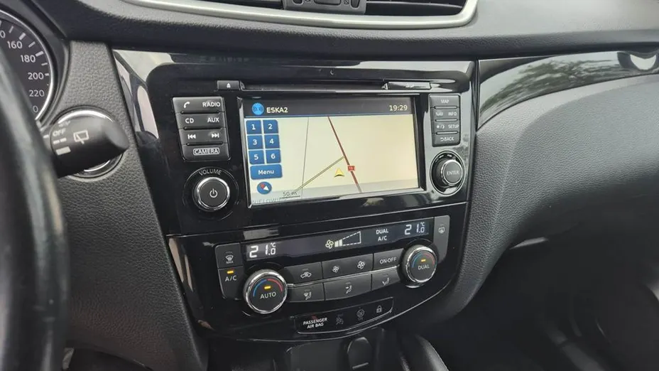 NISSAN Qashqai -