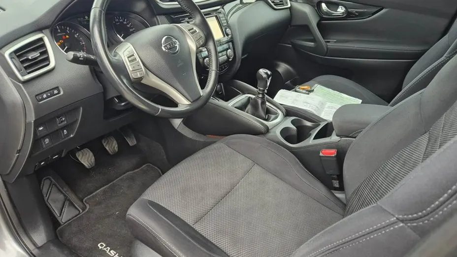 NISSAN Qashqai -