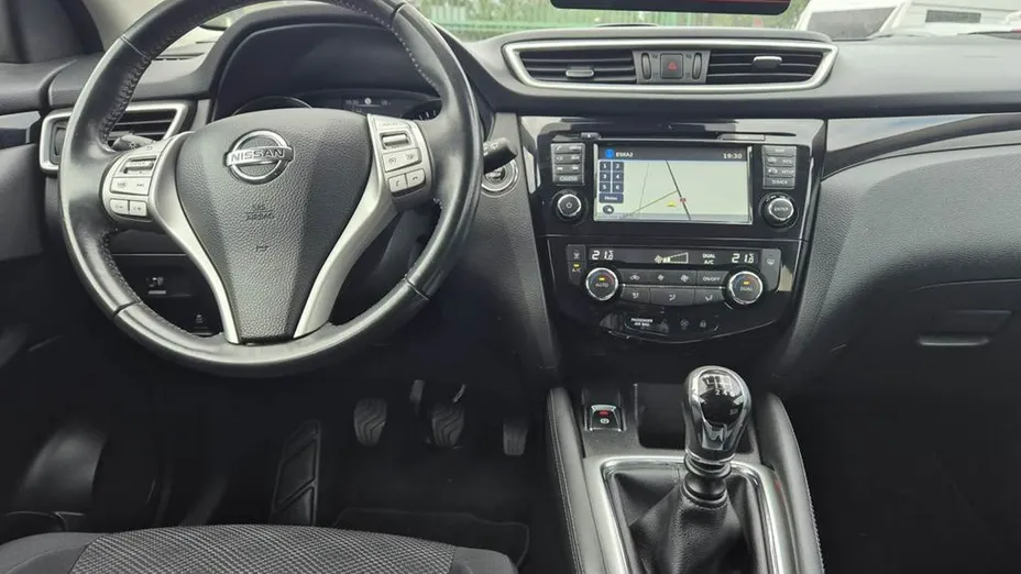 NISSAN Qashqai -