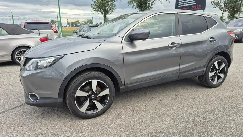 NISSAN Qashqai -
