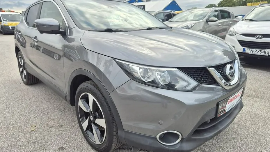 NISSAN Qashqai -