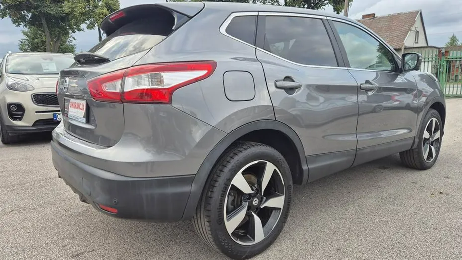 NISSAN Qashqai -
