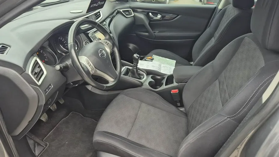NISSAN Qashqai -