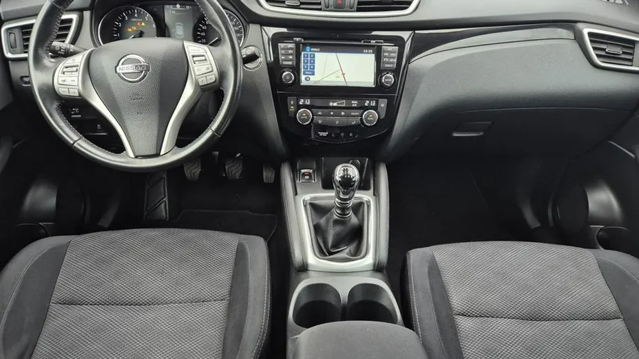 NISSAN Qashqai -