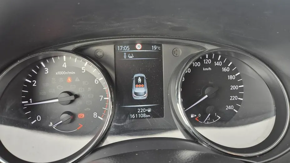 NISSAN Qashqai -