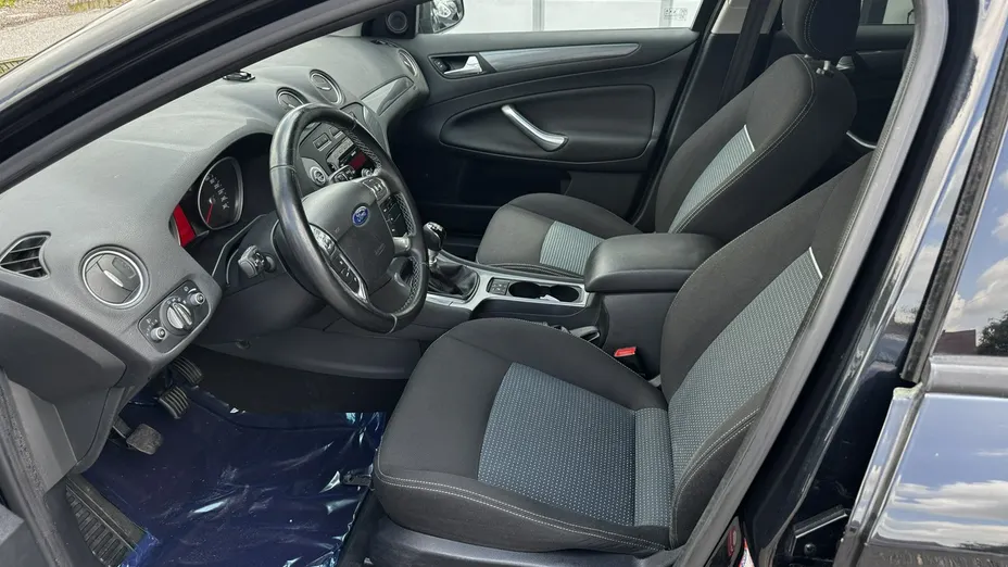 FORD Mondeo -
