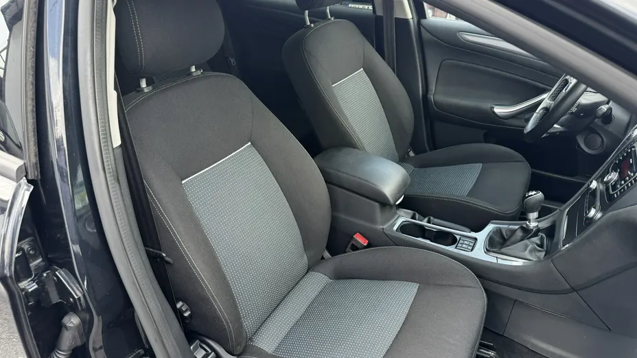 FORD Mondeo -