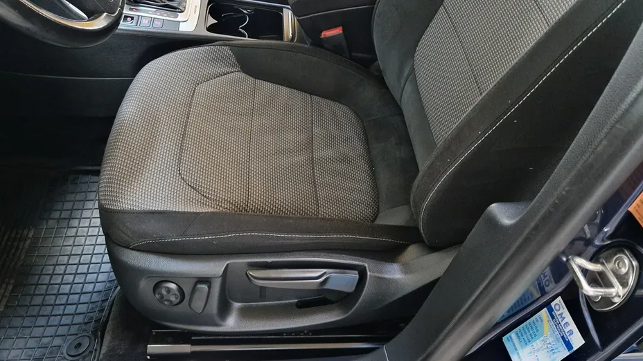 VOLKSWAGEN Passat -