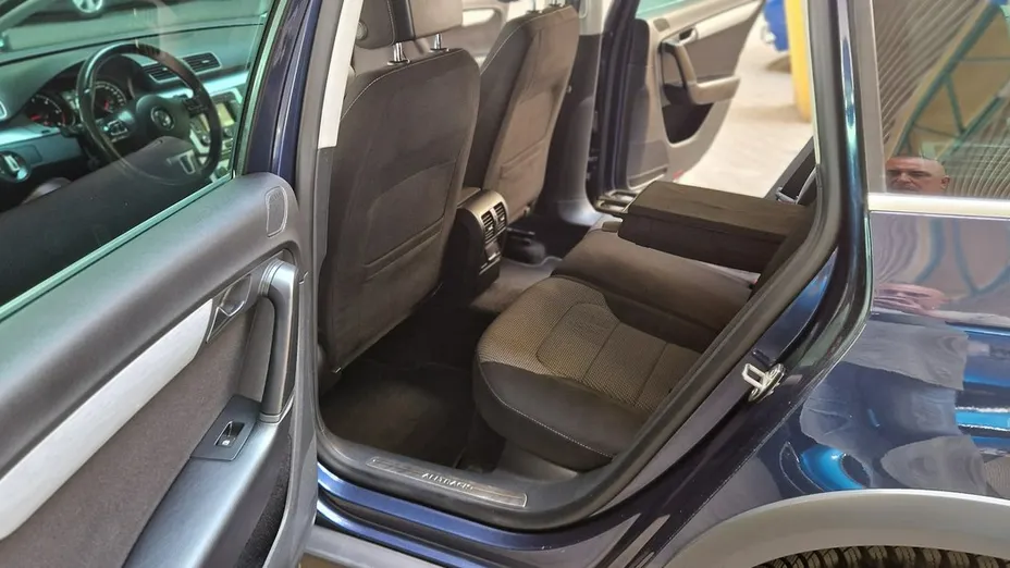 VOLKSWAGEN Passat -
