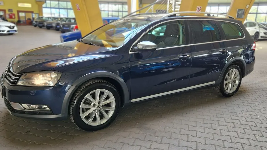 VOLKSWAGEN Passat -
