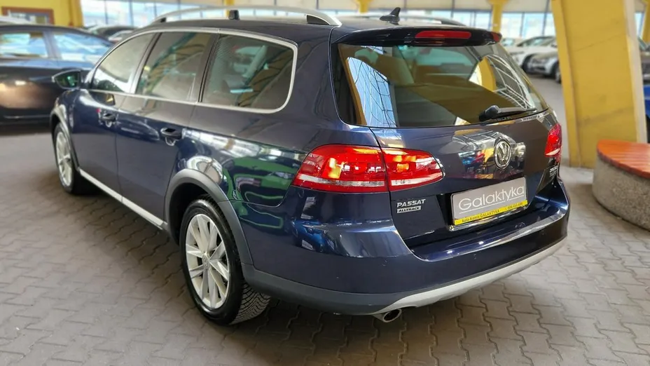 VOLKSWAGEN Passat -