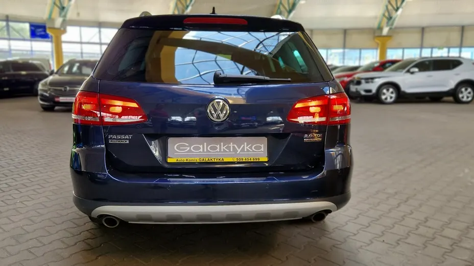 VOLKSWAGEN Passat -