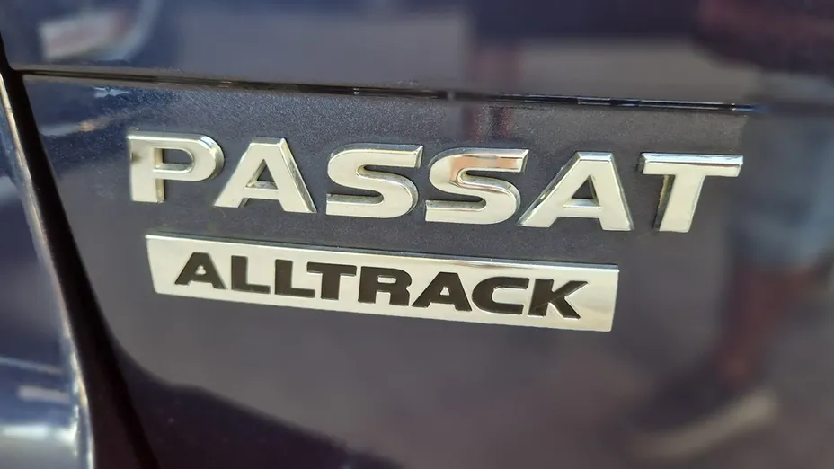 VOLKSWAGEN Passat -