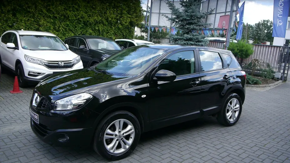 NISSAN Qashqai -