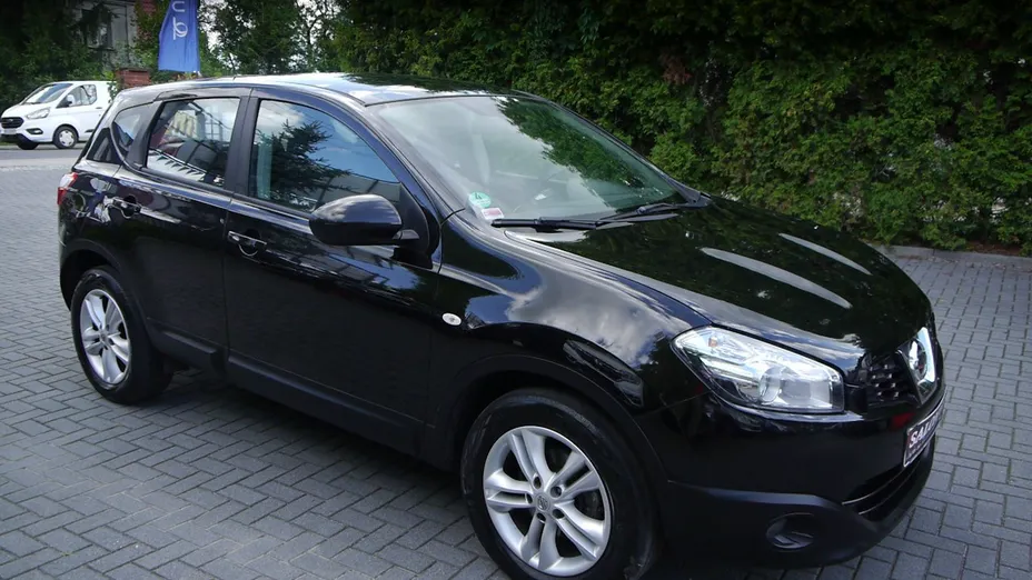 NISSAN Qashqai -