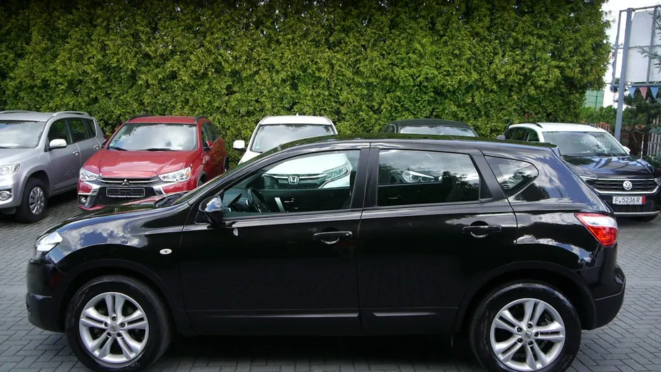 NISSAN Qashqai -