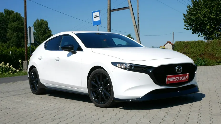 MAZDA 3 -