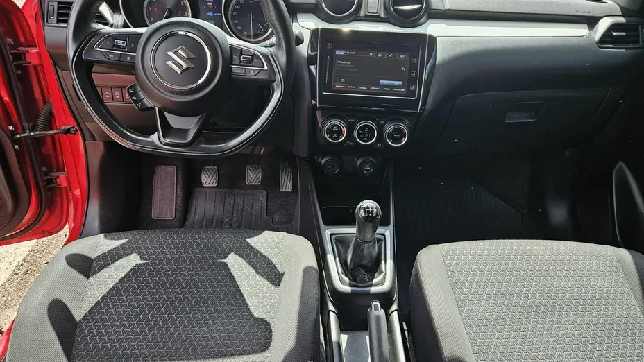 SUZUKI Swift -
