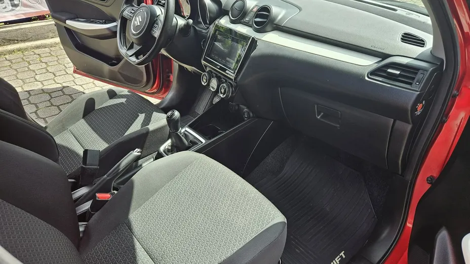 SUZUKI Swift -