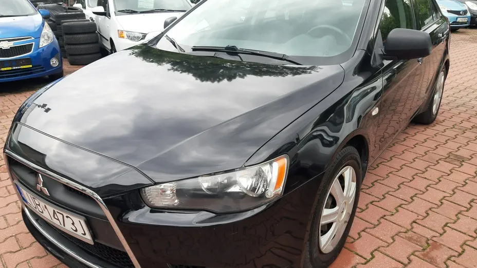 MITSUBISHI Lancer -
