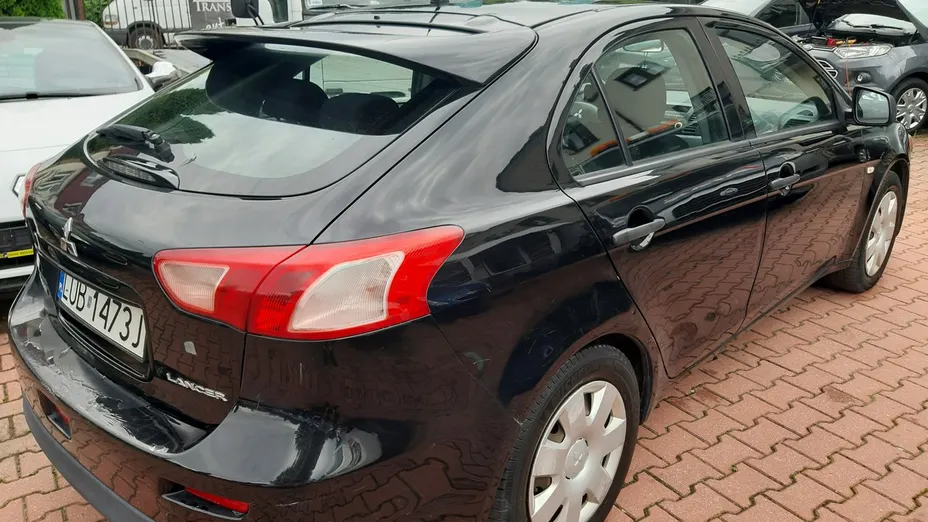 MITSUBISHI Lancer -