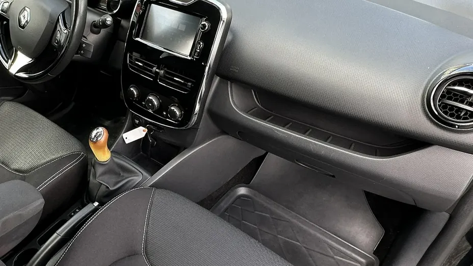 RENAULT Clio -
