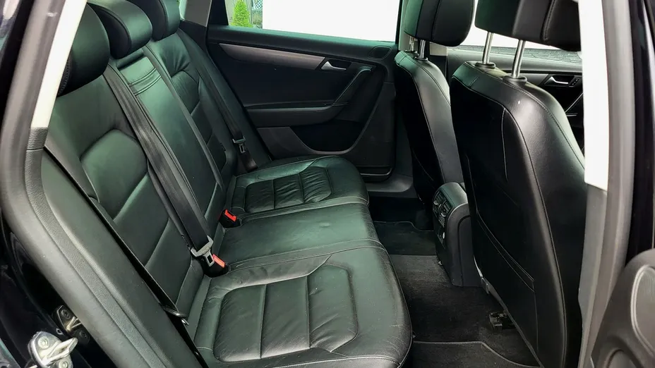 VOLKSWAGEN Passat -