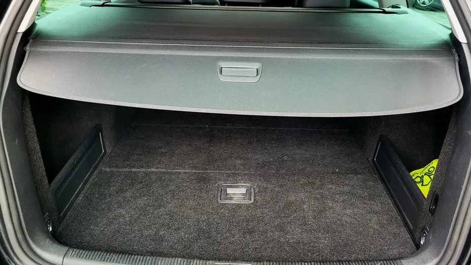 VOLKSWAGEN Passat -