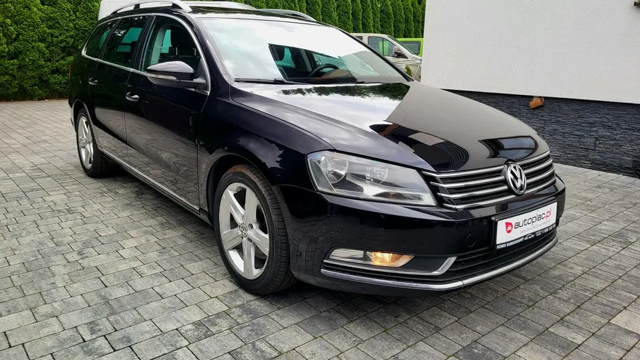 VOLKSWAGEN Passat -