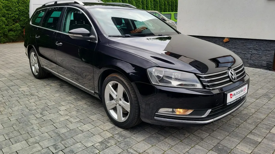 VOLKSWAGEN Passat -