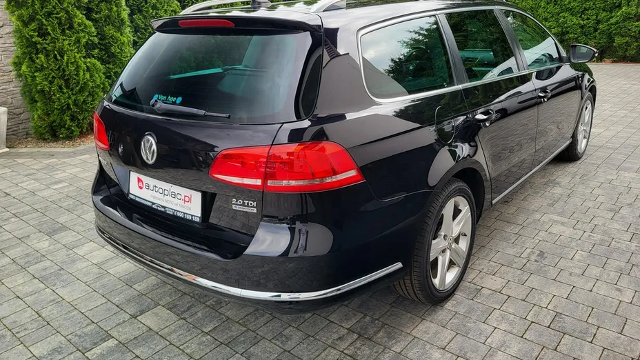 VOLKSWAGEN Passat -