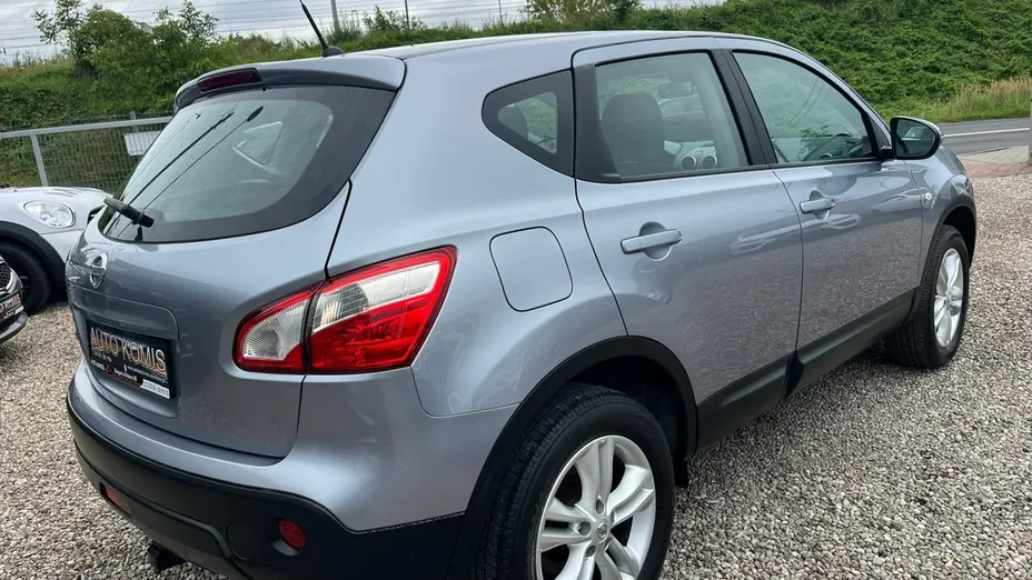 NISSAN Qashqai -