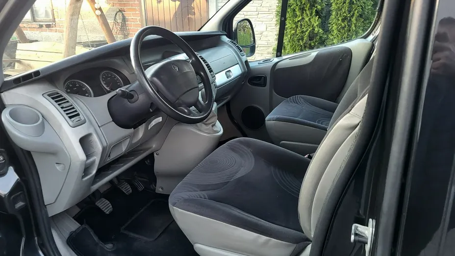 RENAULT Trafic -