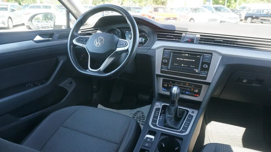 VOLKSWAGEN Passat -