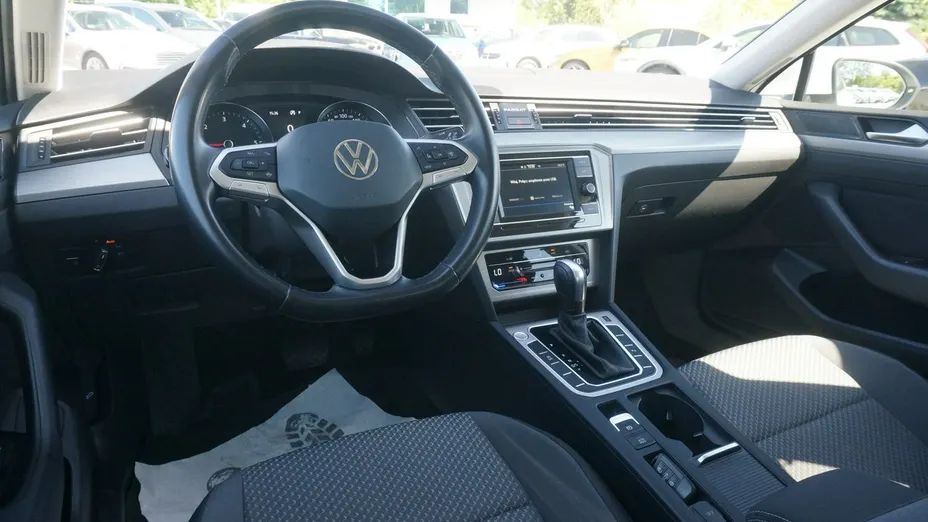 VOLKSWAGEN Passat -